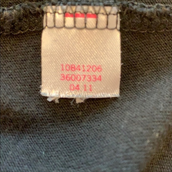 PINK by Victoria’s Secret Black and Pink T-Shirt - Picture 6 of 6